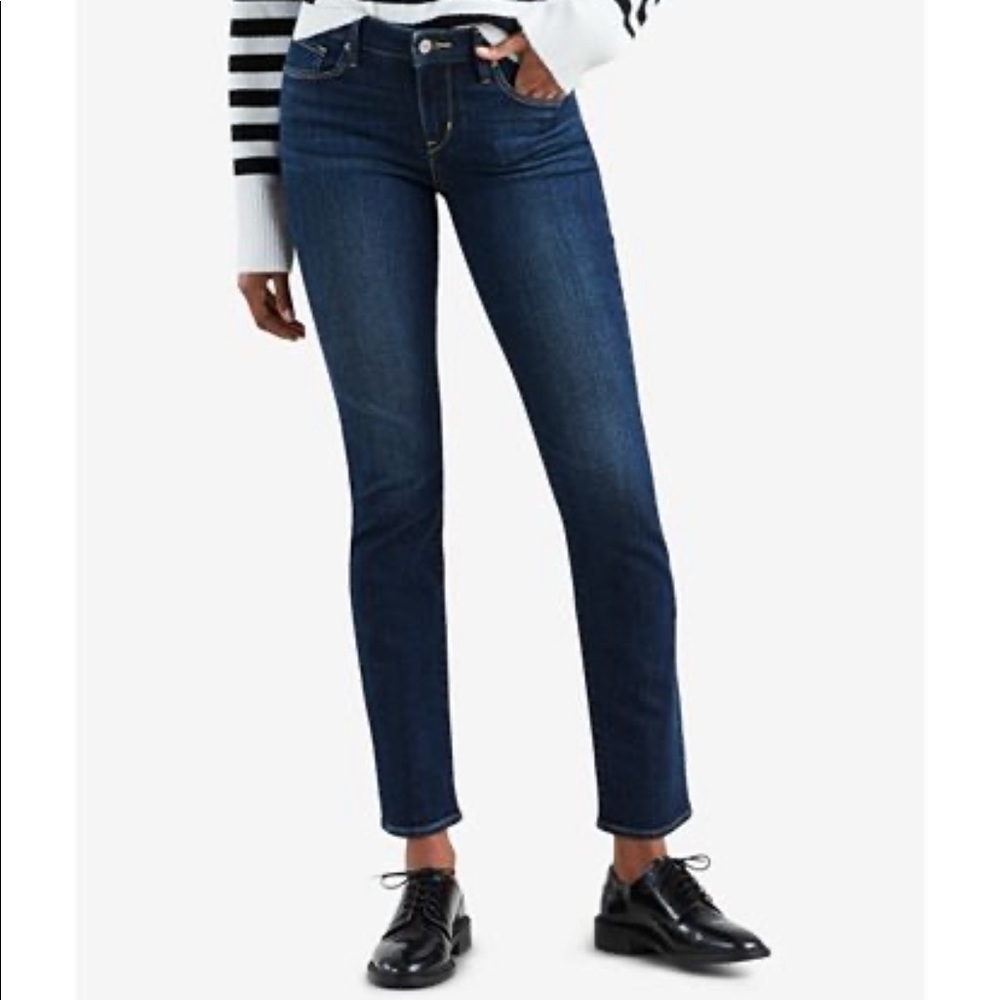 712 Slim Fit Levi’s Jeans
